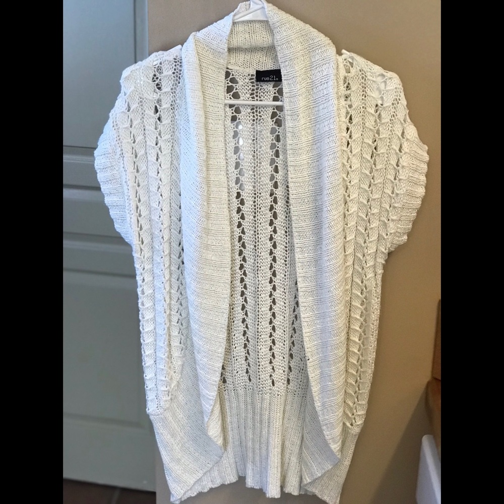 Sleeveless cardigan